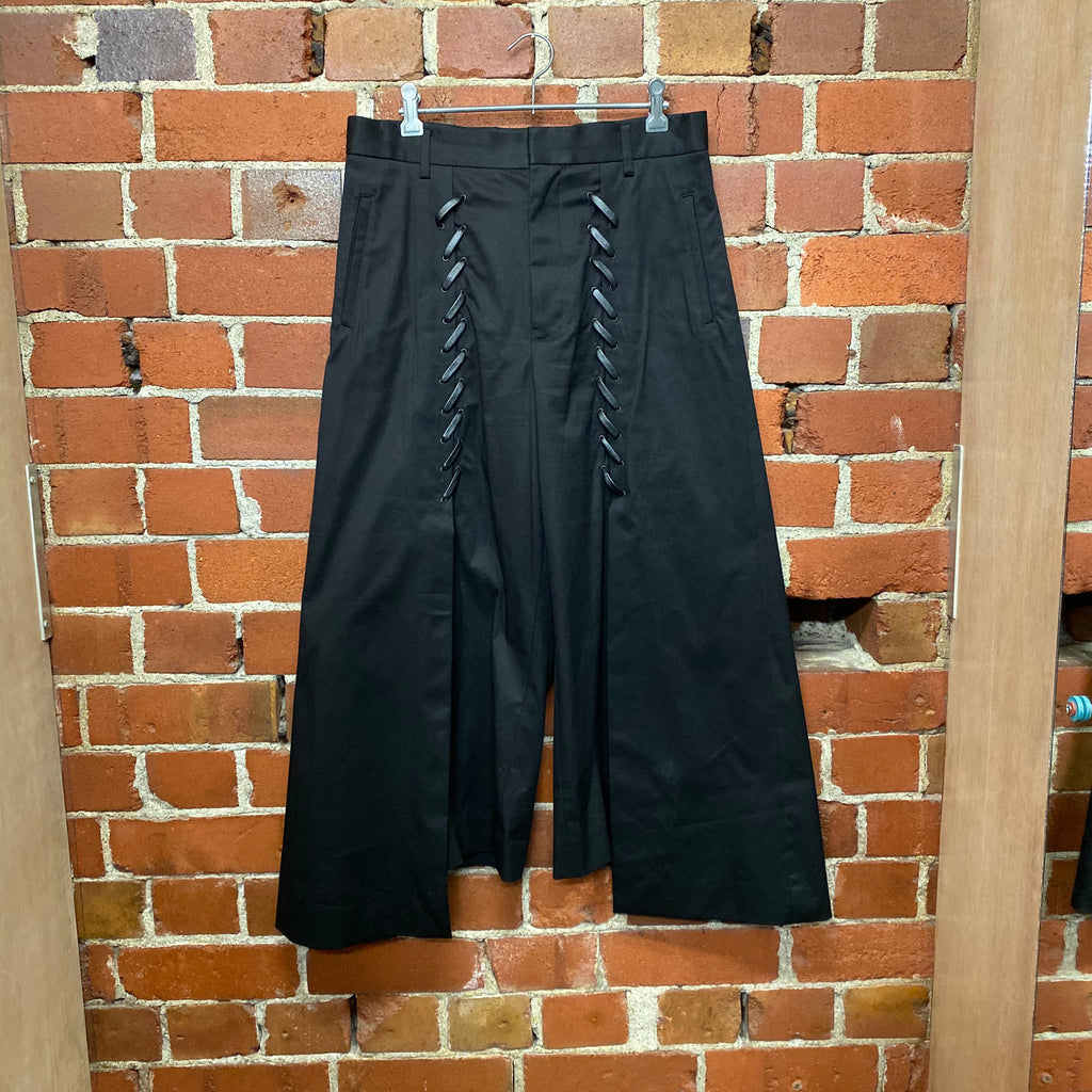 NOIR KEI NINOMIYA x CDG thonged pants