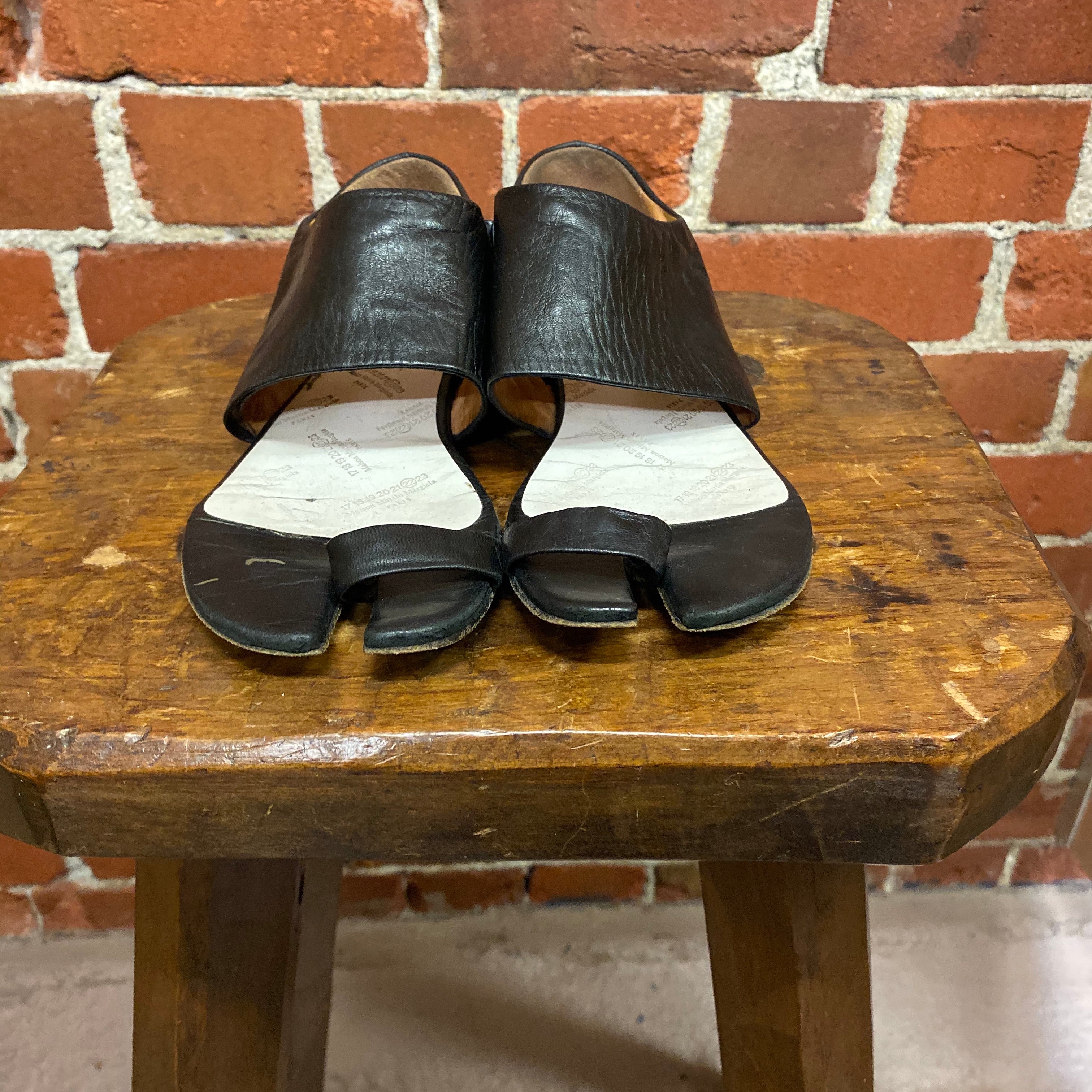 MARTIN MARGILEA Tabi leather sandals 38.5