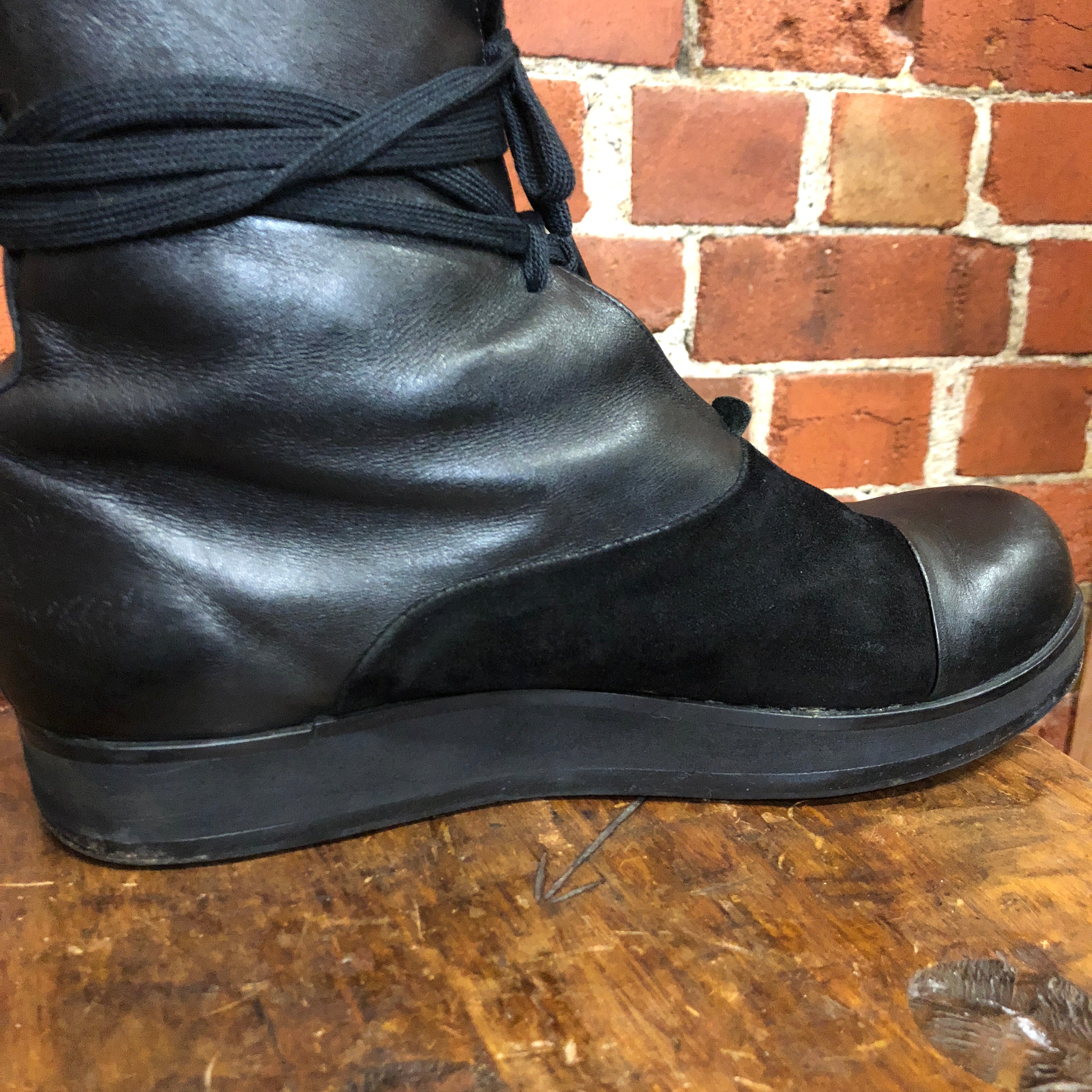 ZAMBESI leather and suede boots 41