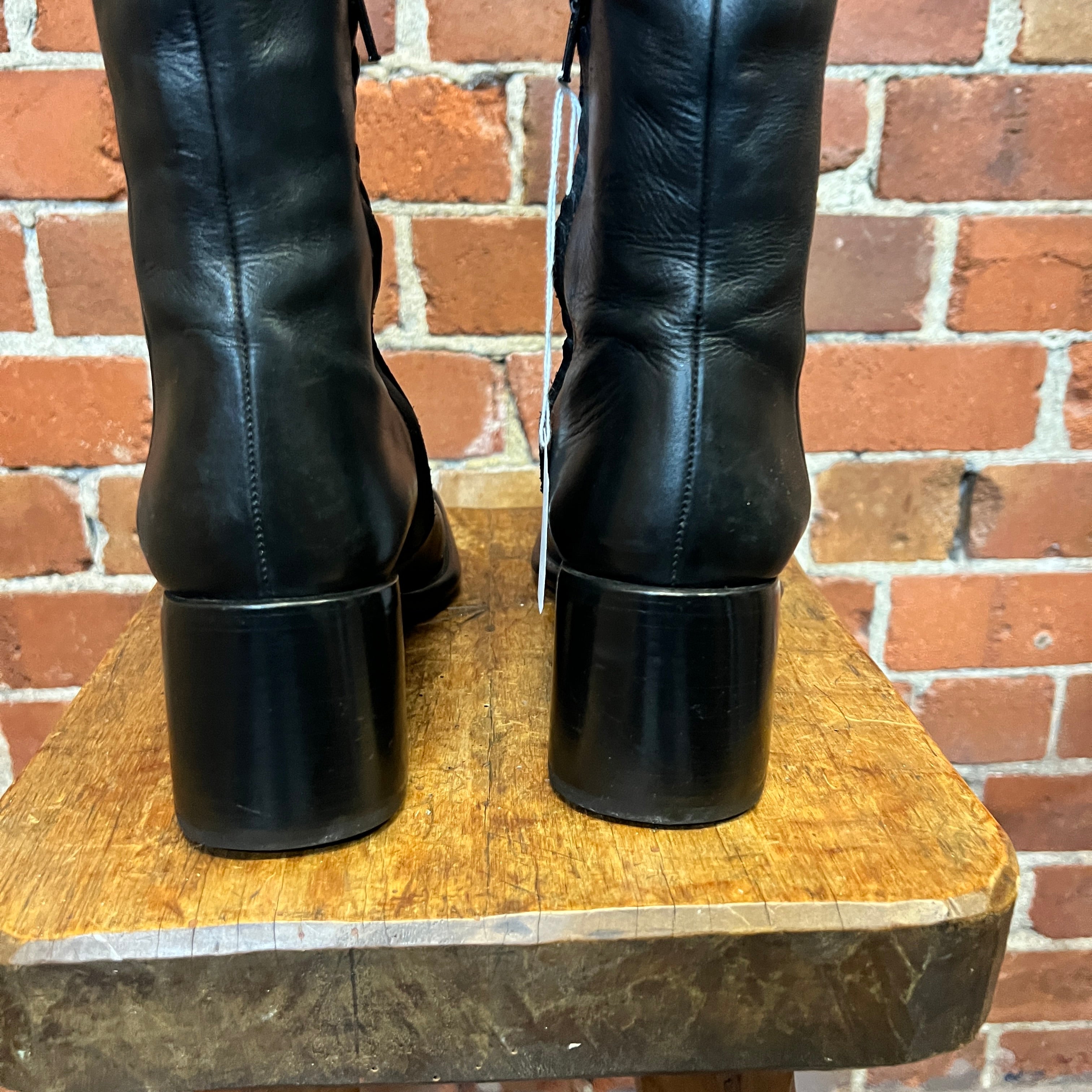 COSTUME NATIONAL tall leather boots 39