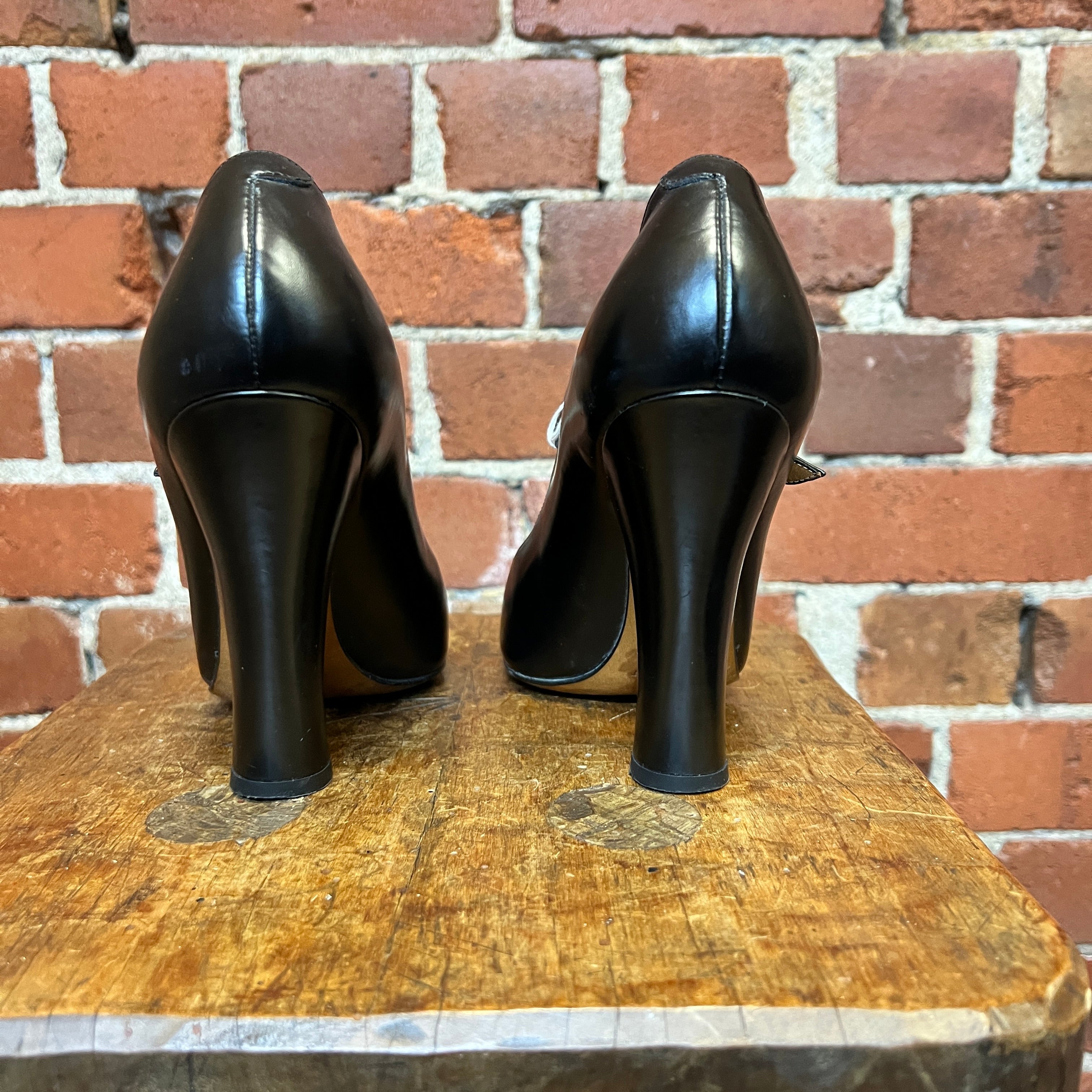 YVES SAINT LAURENT leather Mary Janes 38