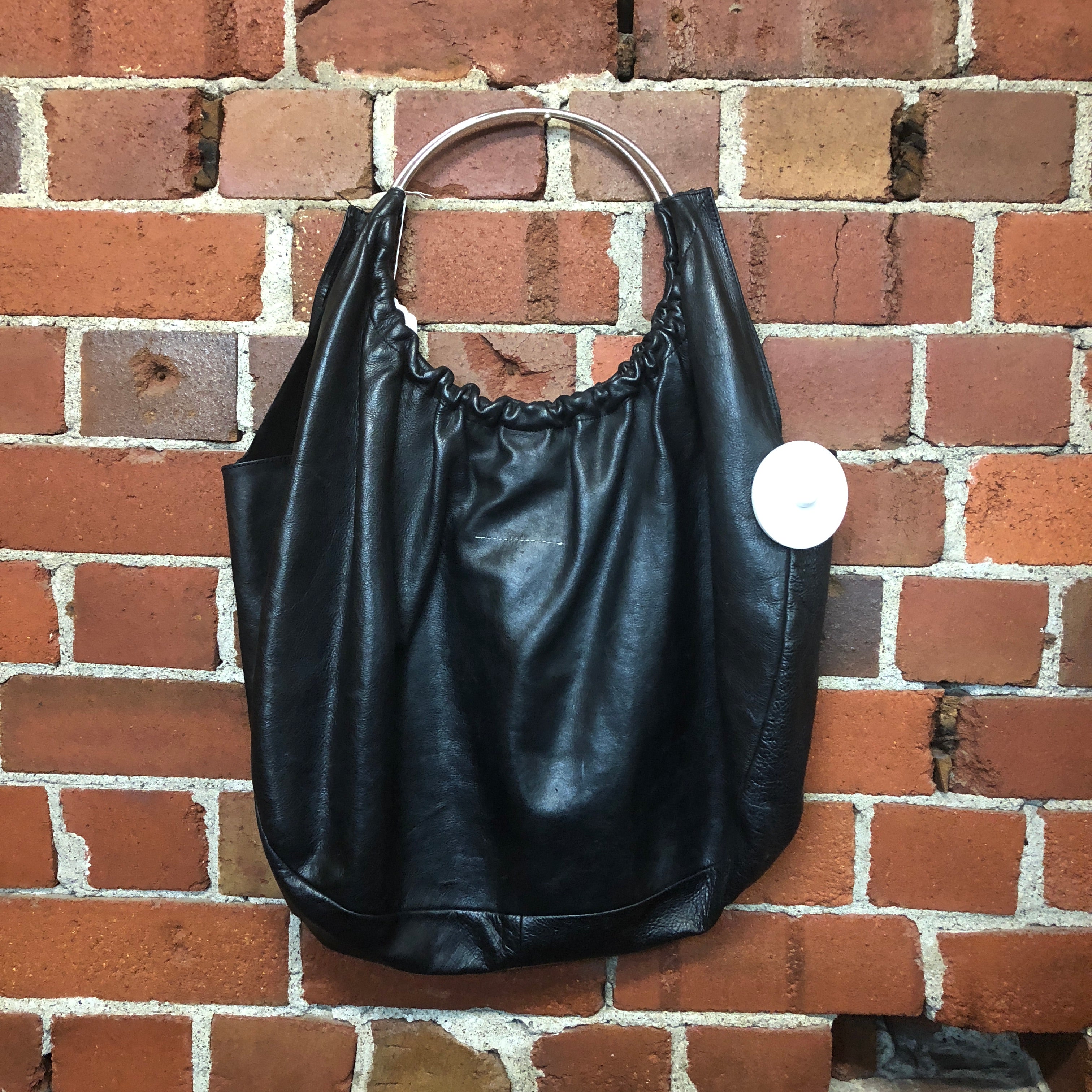 MARTIN MARGIELA leather hoop 2000s handbag