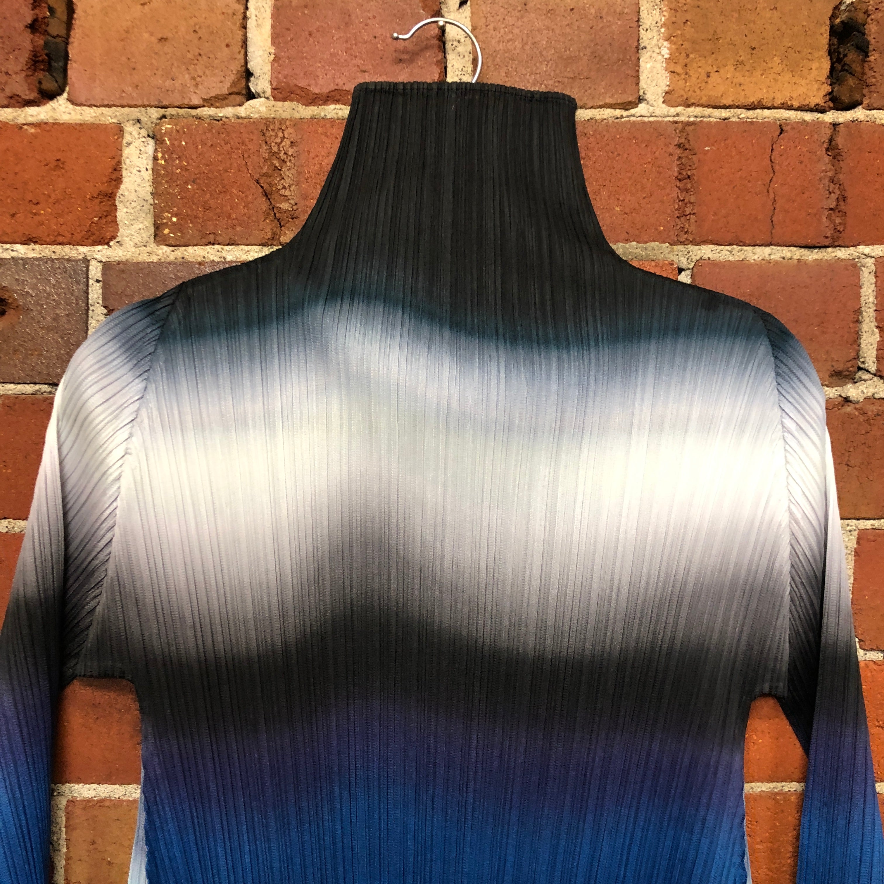 ISSEY MIYAKE PLEATS PLEASE top