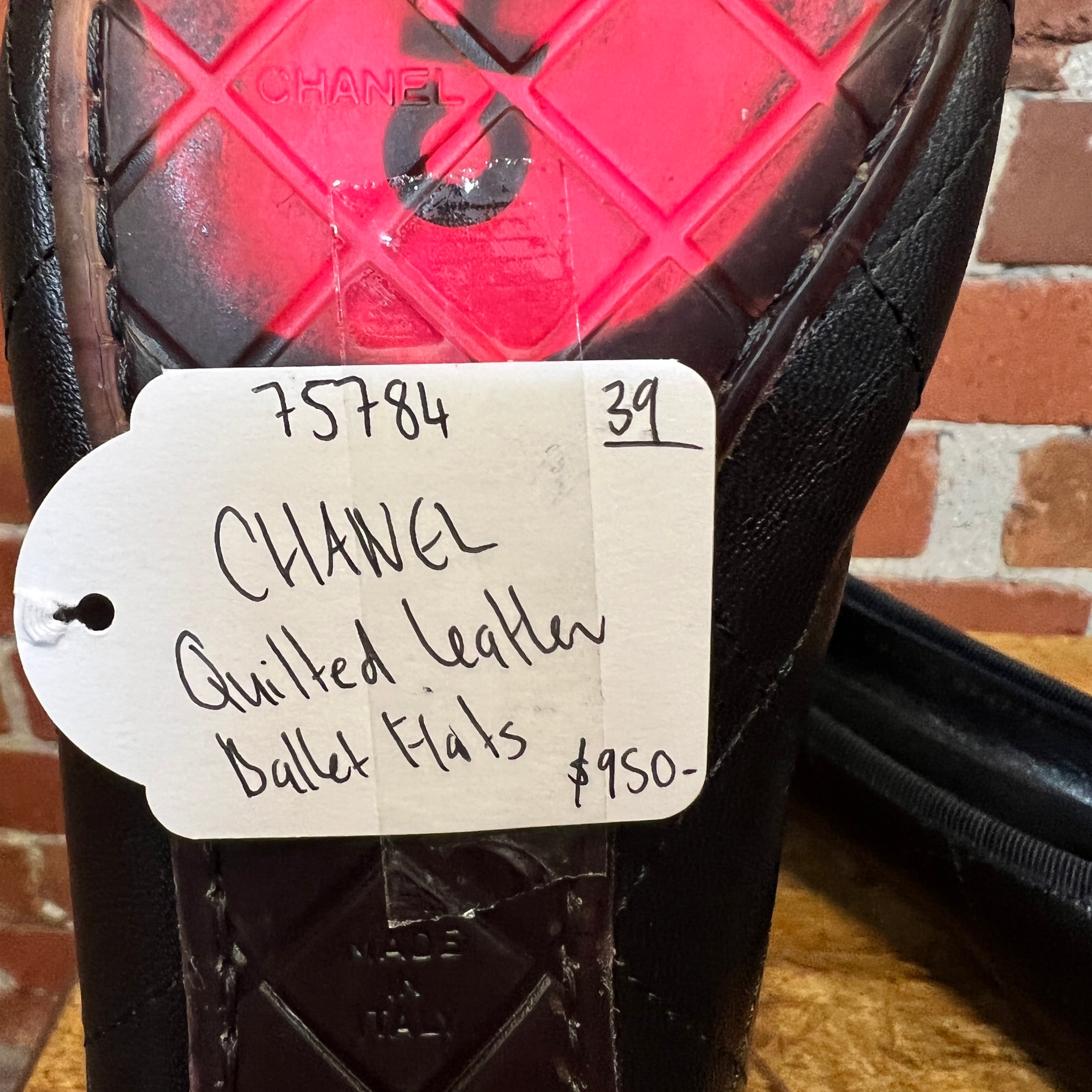 CHANEL Quilted leather ballet flats 39