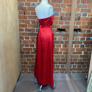 JESSICA MCCLINTOCK 2000's embroidered strapless gown – Wellington Hunters and Collectors JESSICA MCCLINTOCK 2000's embroidered strapless gown – Wellington Hunters and Collectors