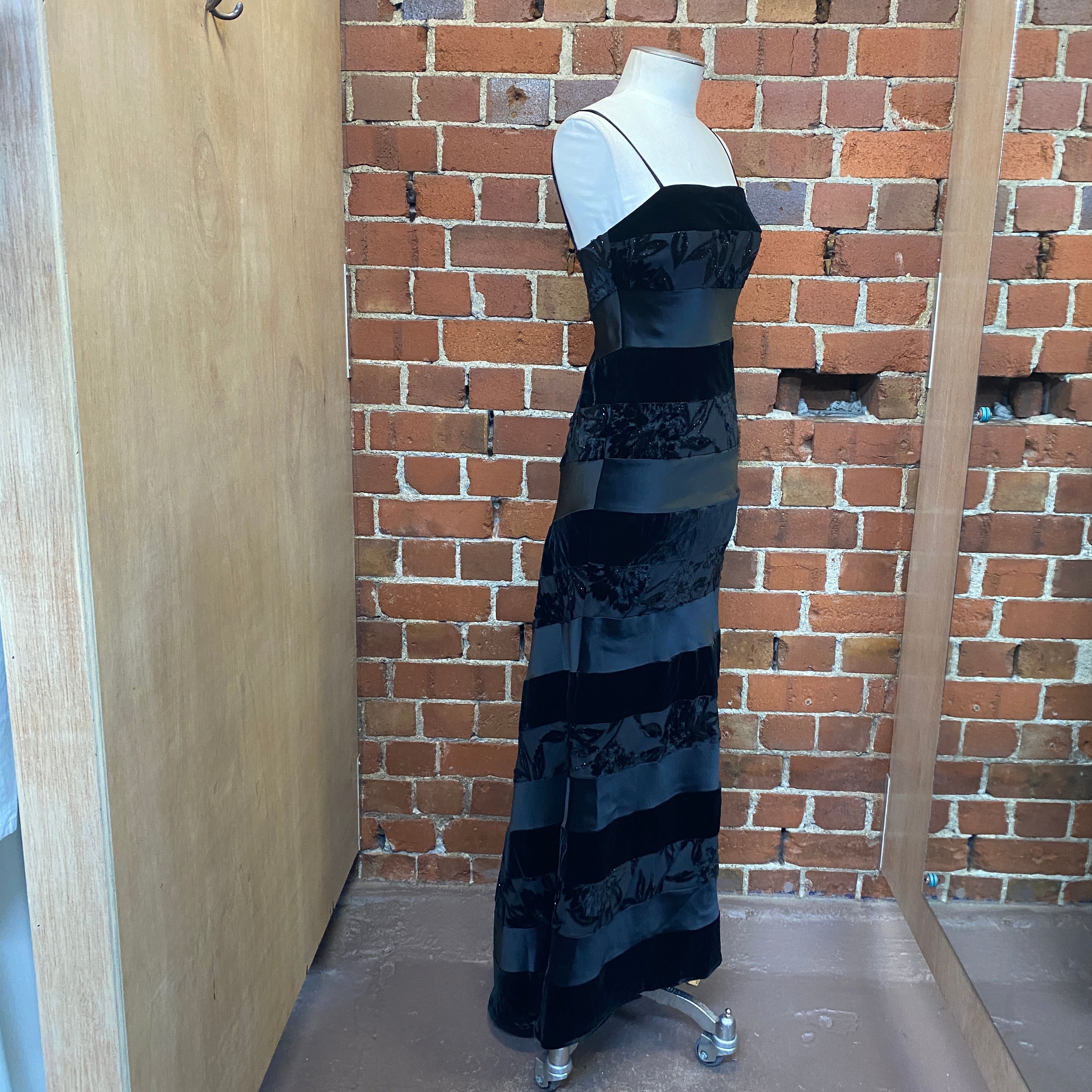 ABS Allen Schwartz Collection Statement Sleeves Vintage Dress Medium at  1stDibs | abs collection dress, abs allen schwartz vintage, a.b.s  collection dresses