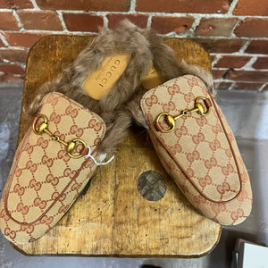 GUCCI Brand new Fur lined loafers