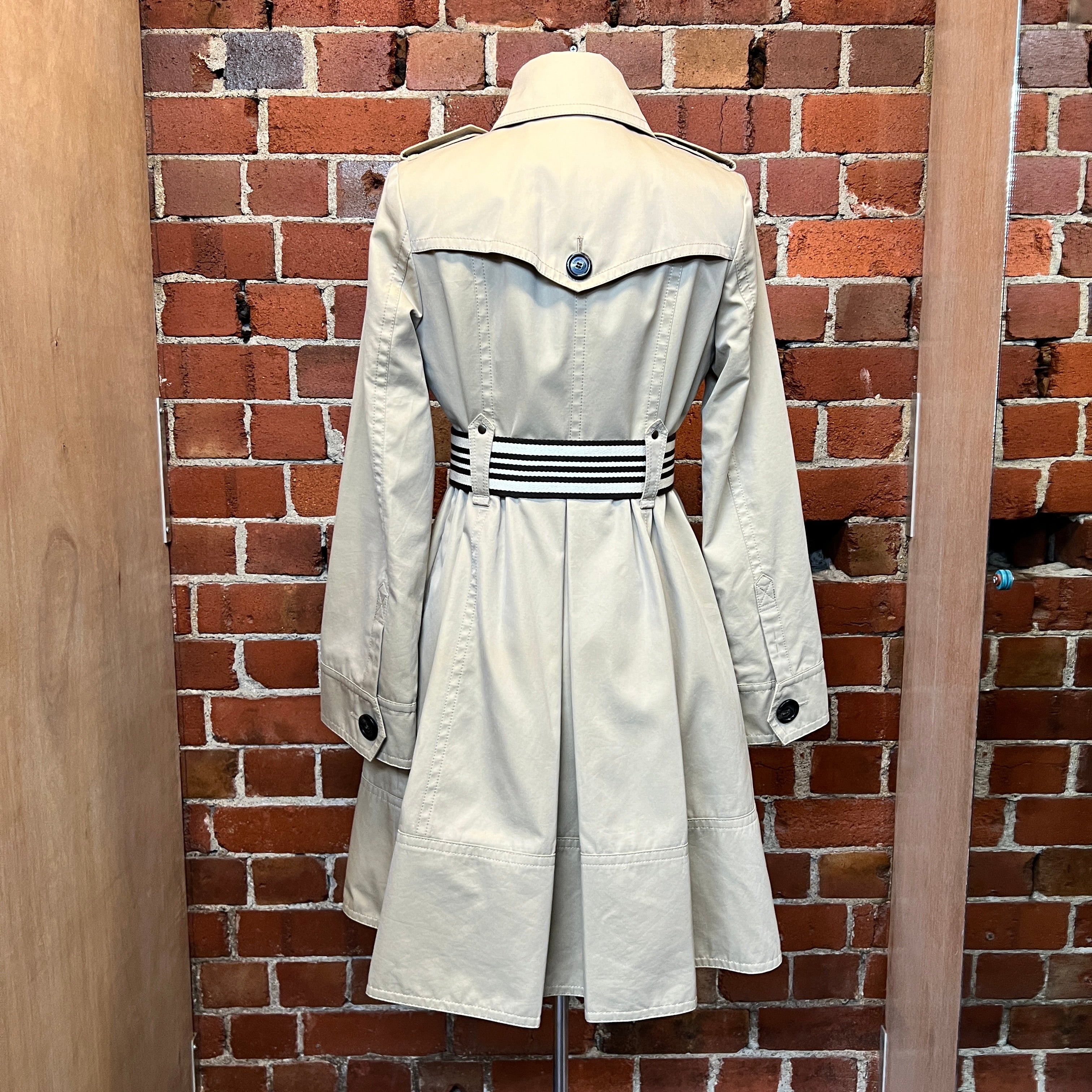 BURBERRY trench coat