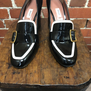 BALLY patent leather loafers 40