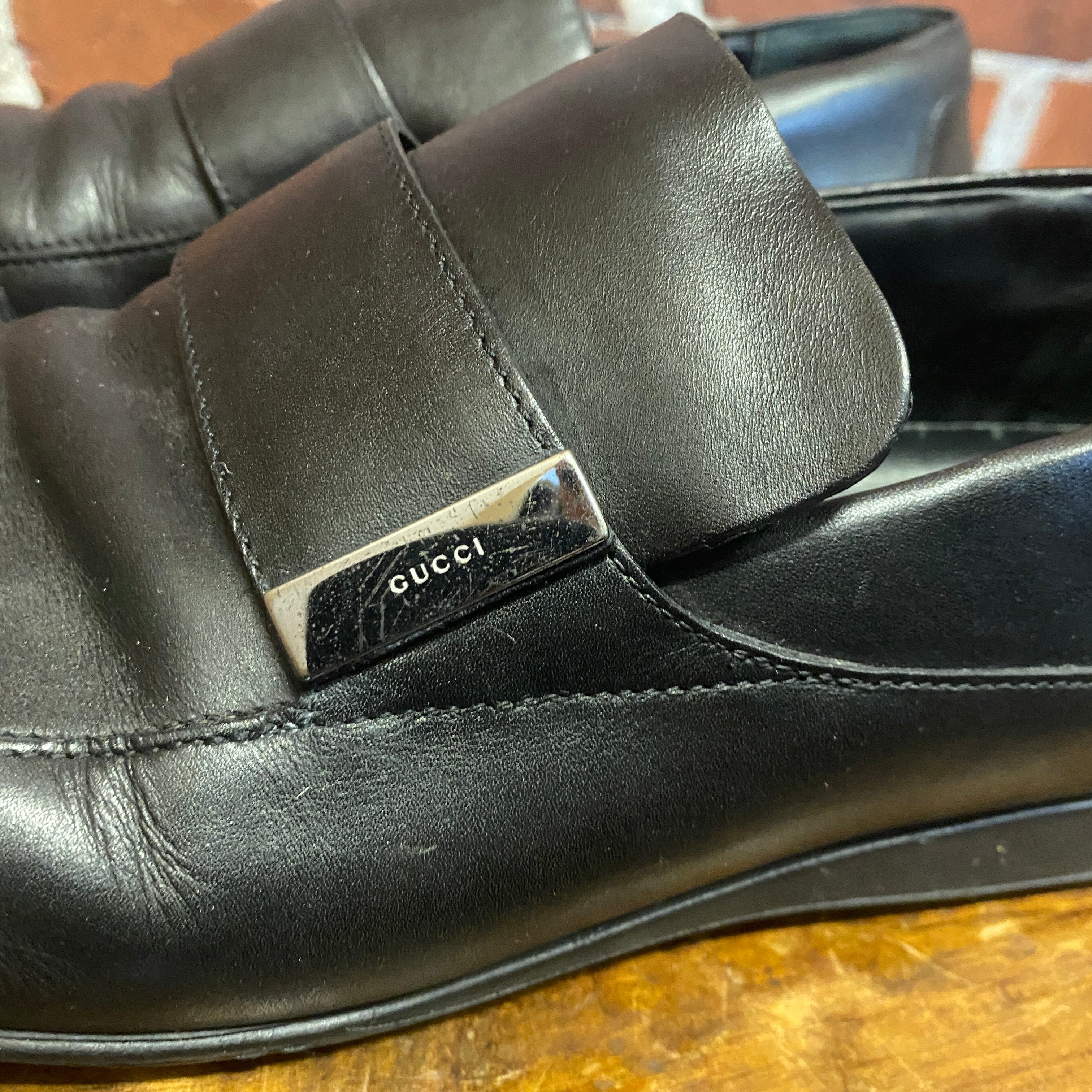GUCCI 1990s leather loafers 43