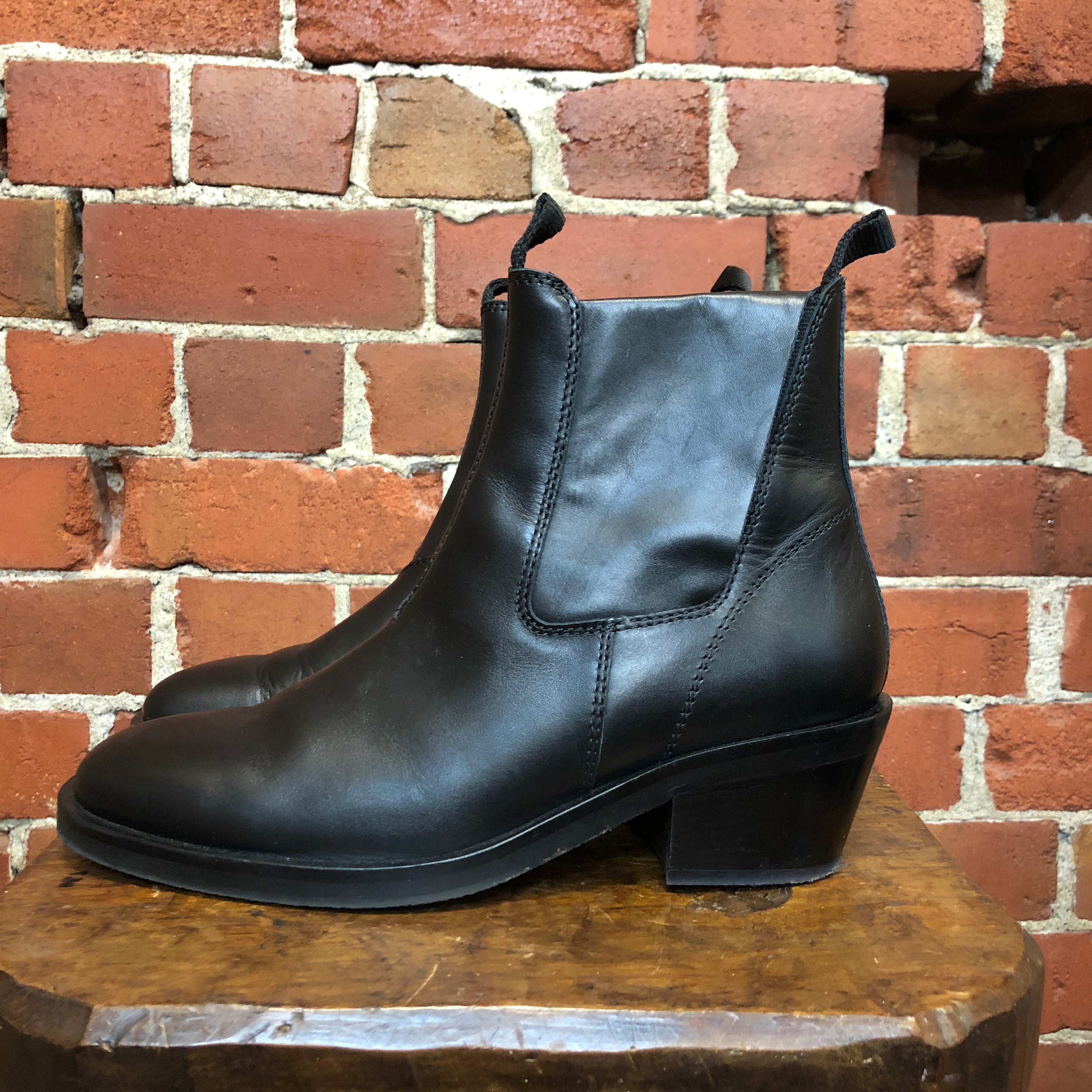 ACNE this season leather ankle boots 41