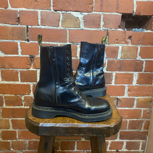 Doc martens vetements best sale