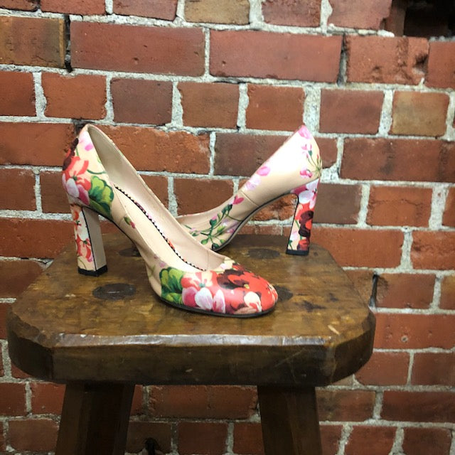 GUCCI floral canvas heels 37.5