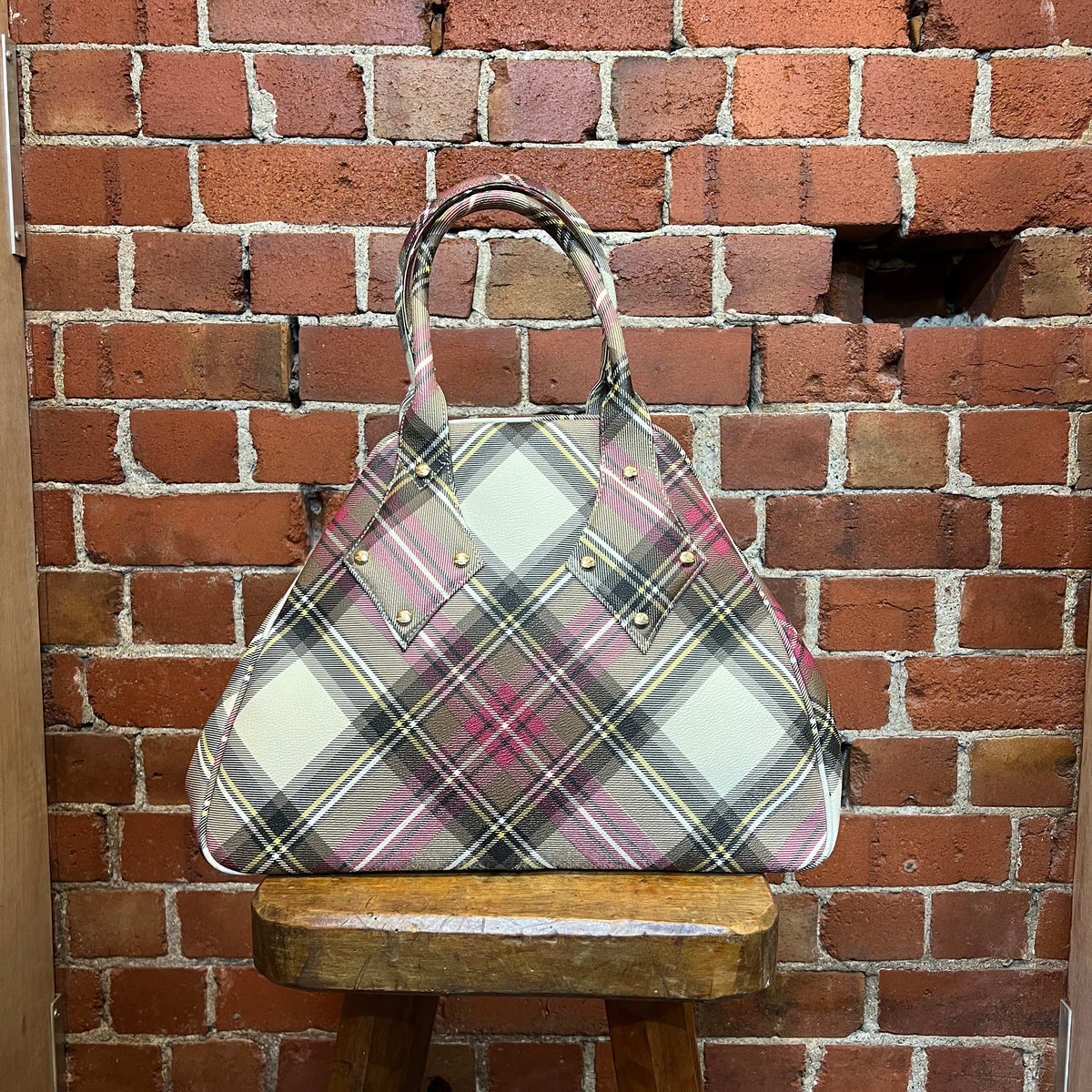 VIVIENNE WESTWOOD Patent Yasmin handbag