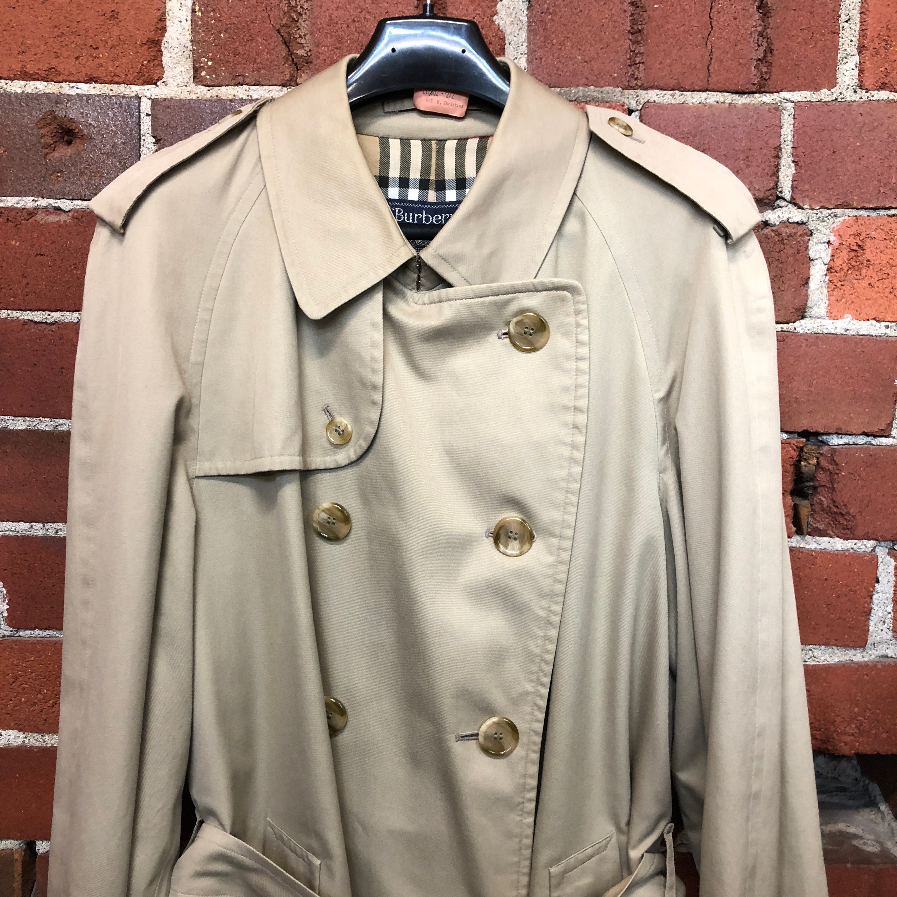 BURBERRY classic trench coat