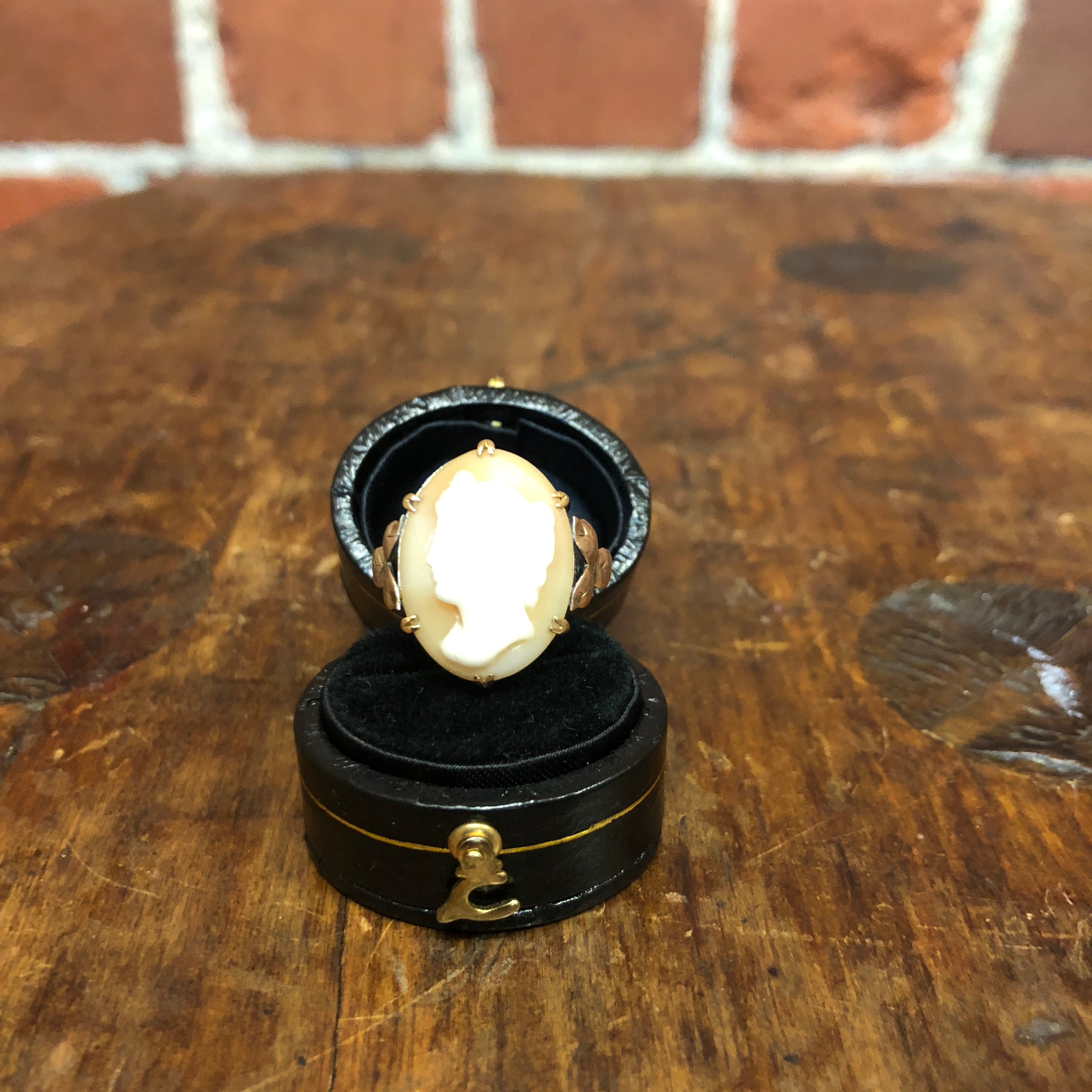 1950s cameo ring 9ct gold