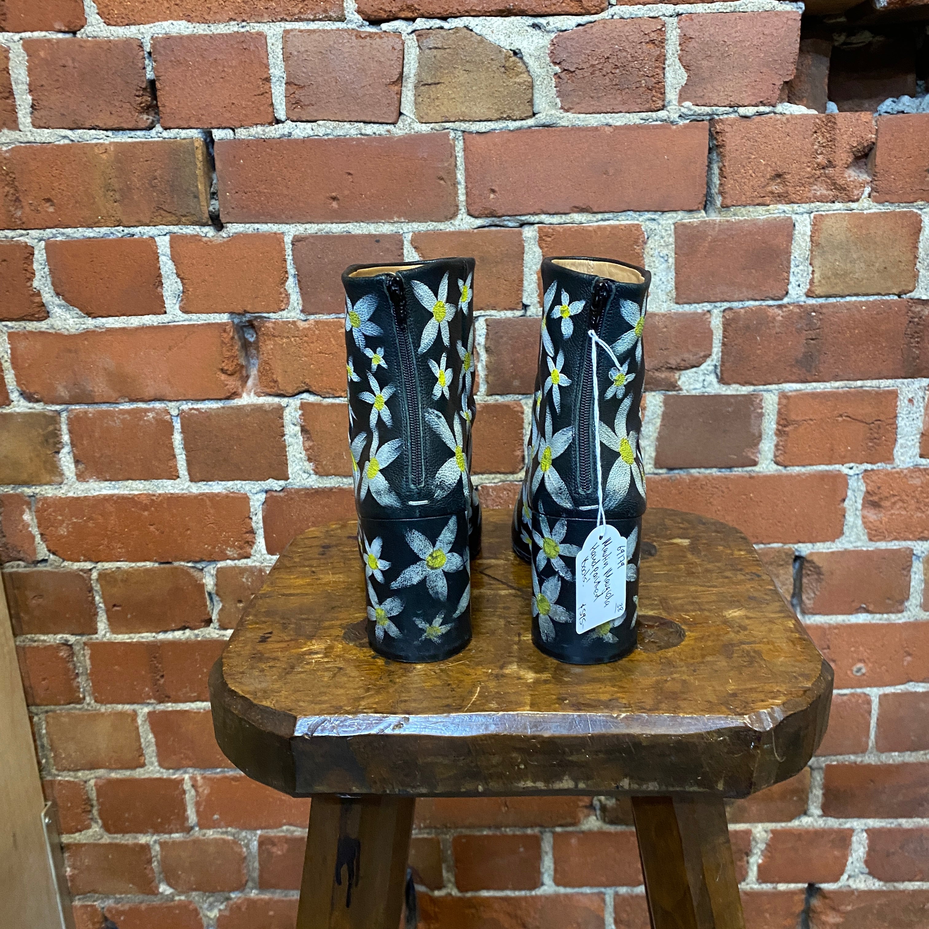 MARTIN MARGILEA Hand painted leather boots 38