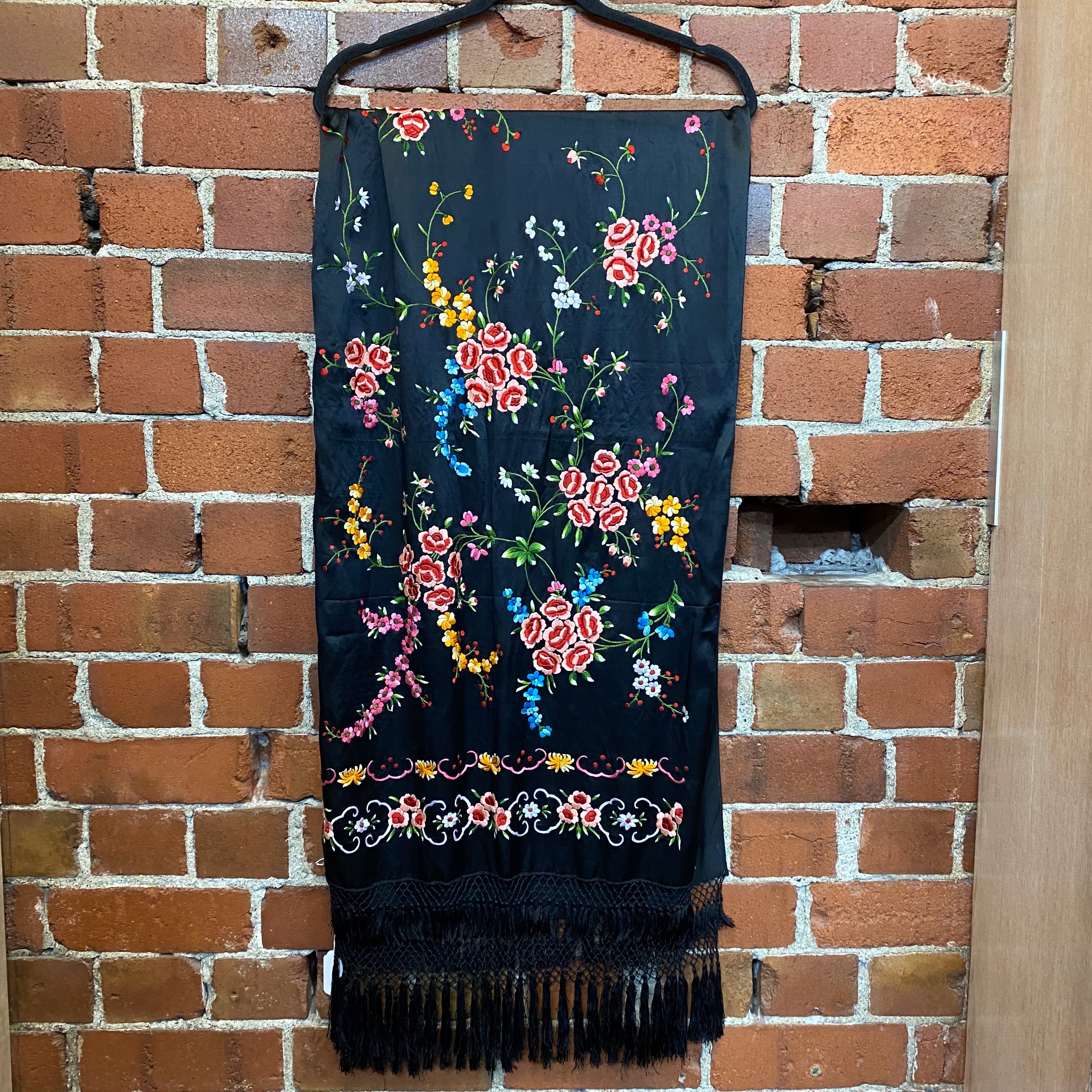 1930'S hand embroidered Chinese silk shawl