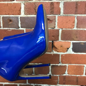 GUCCI ultra gloss Yves-Klein blue boots! 38