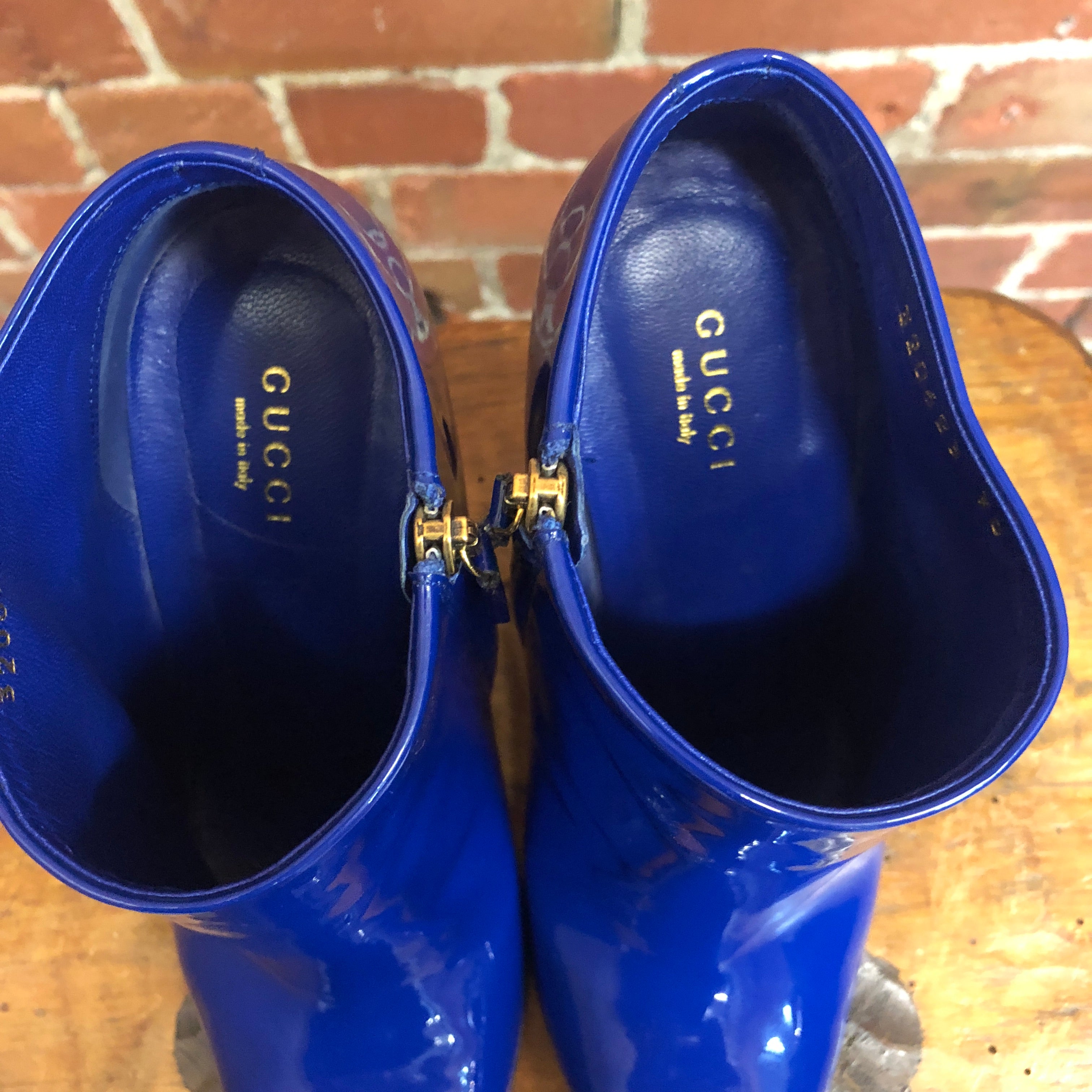 GUCCI ultra gloss Yves-Klein blue boots! 38