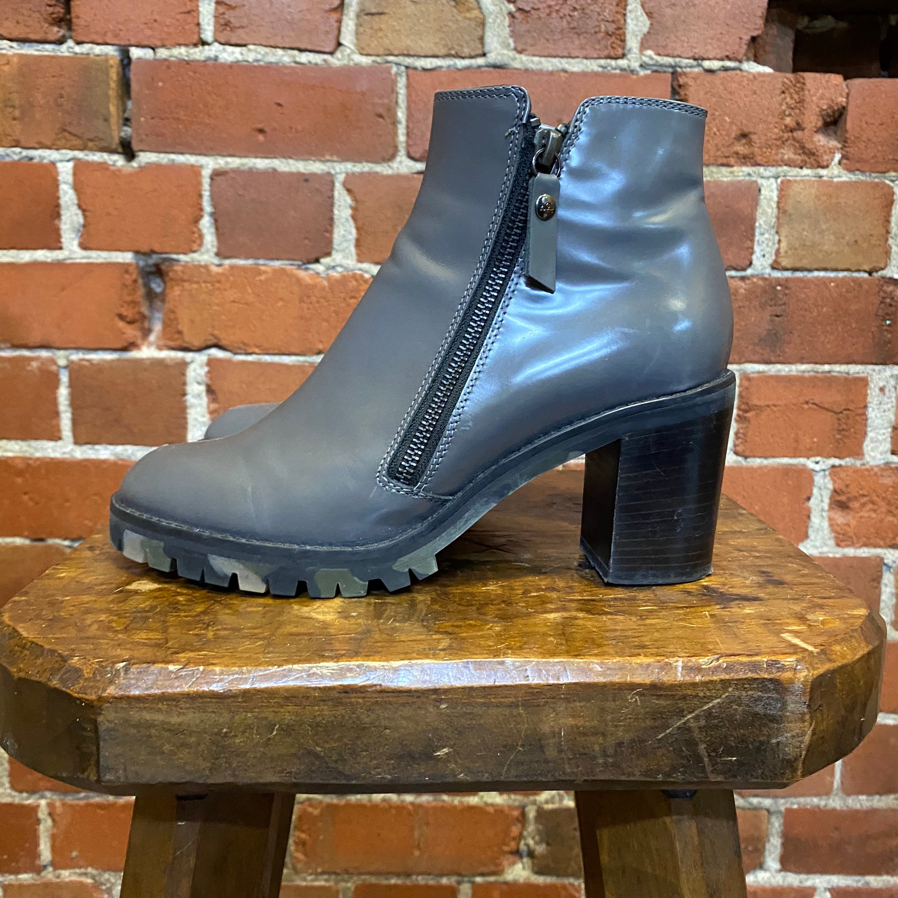 Italian leather boots 38