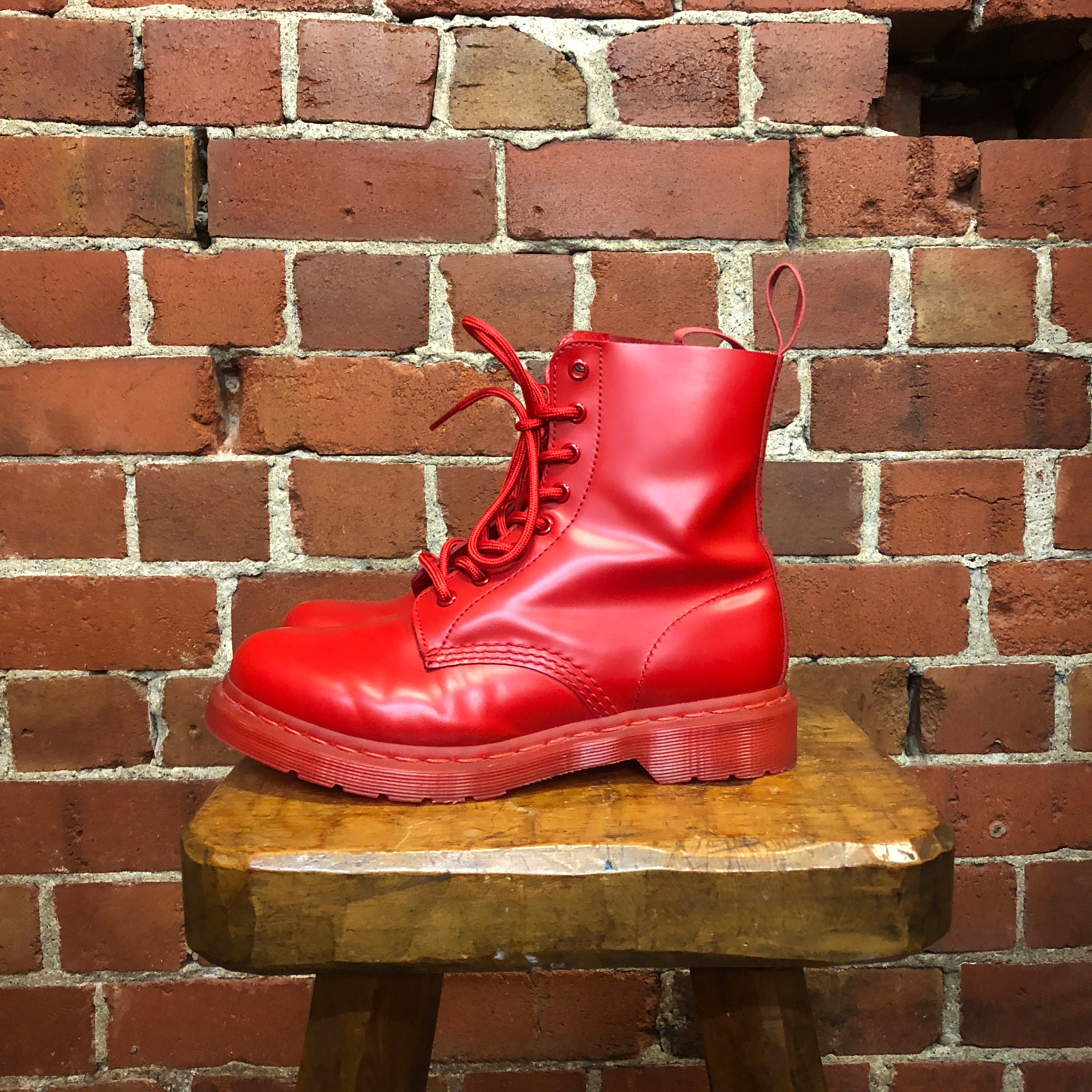 DOC MARTENS red! boots 39