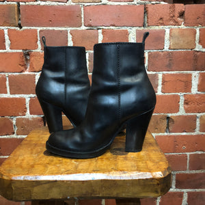 ACNE leather boots 37