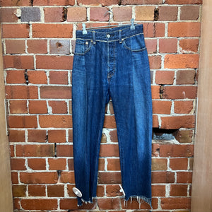VETEMENTS X LEVIS jeans 28"