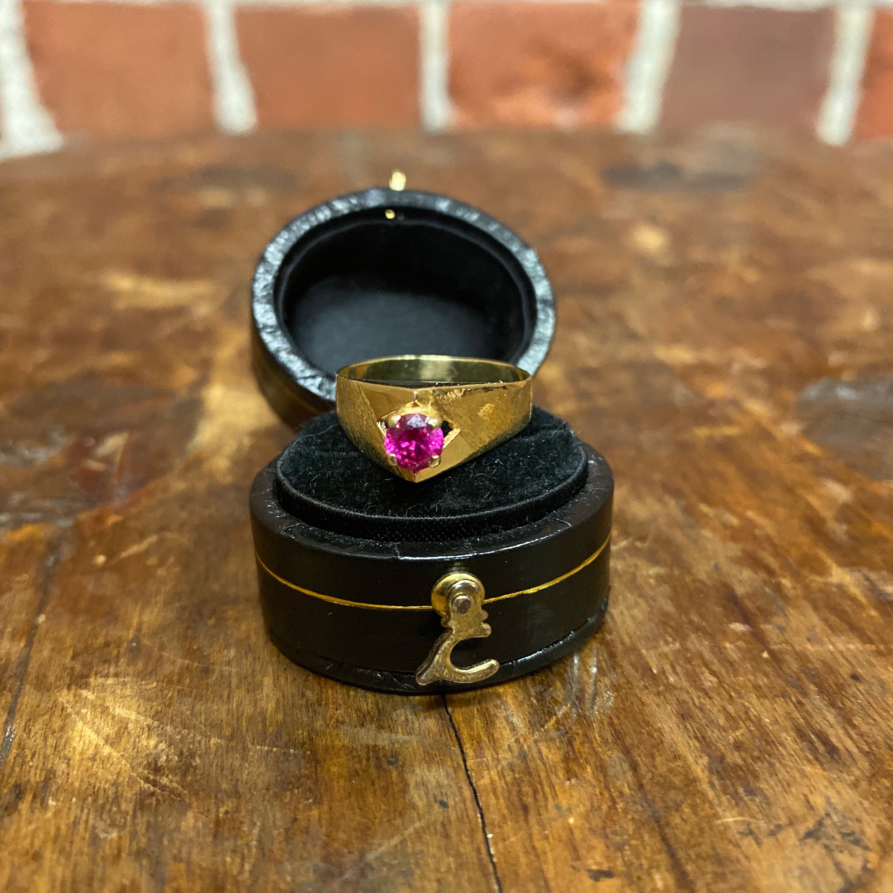 14k gold and cut glass ring