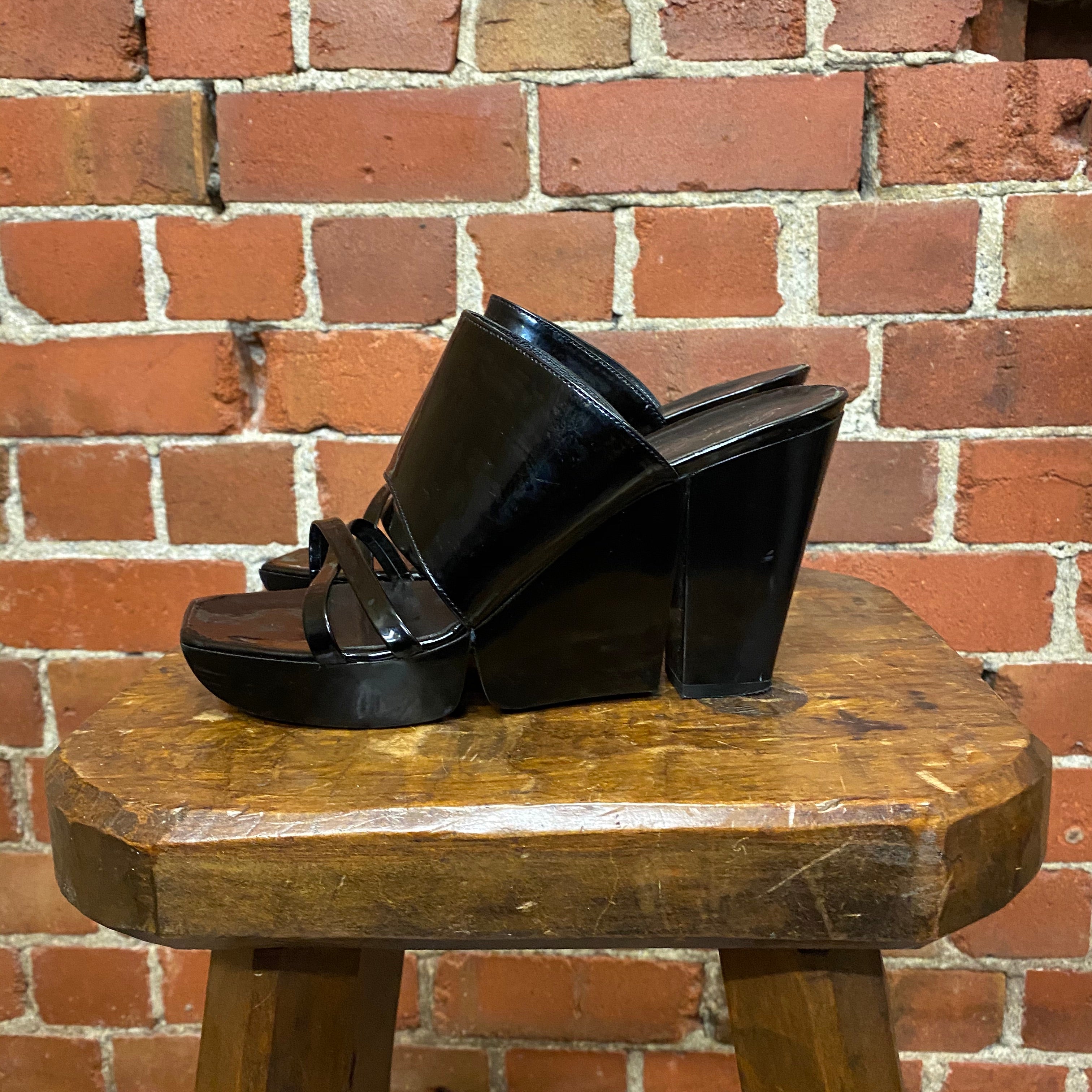 ROBERT CLERGIERE patent wedges 8.5