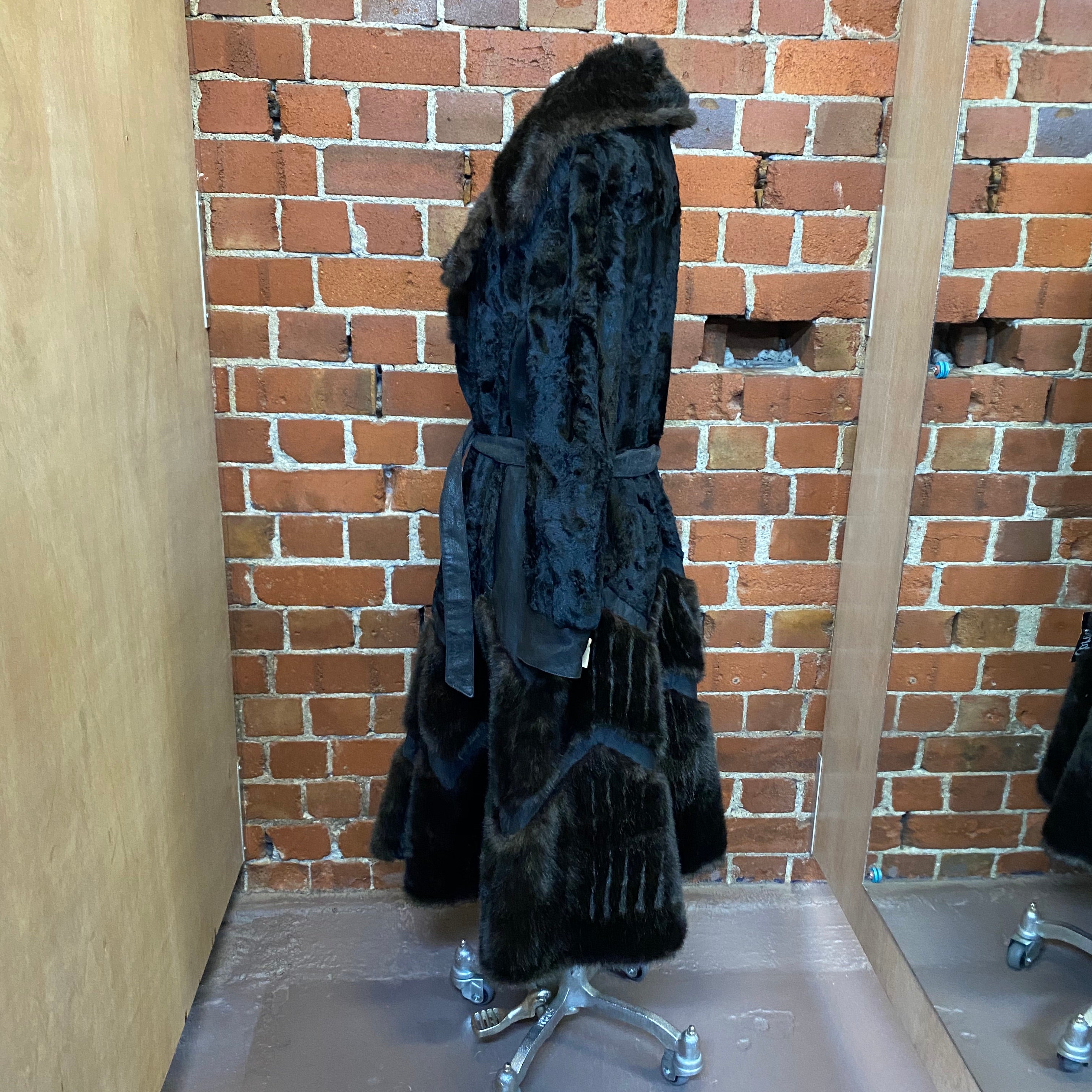 1970S incredible faux fur coat!