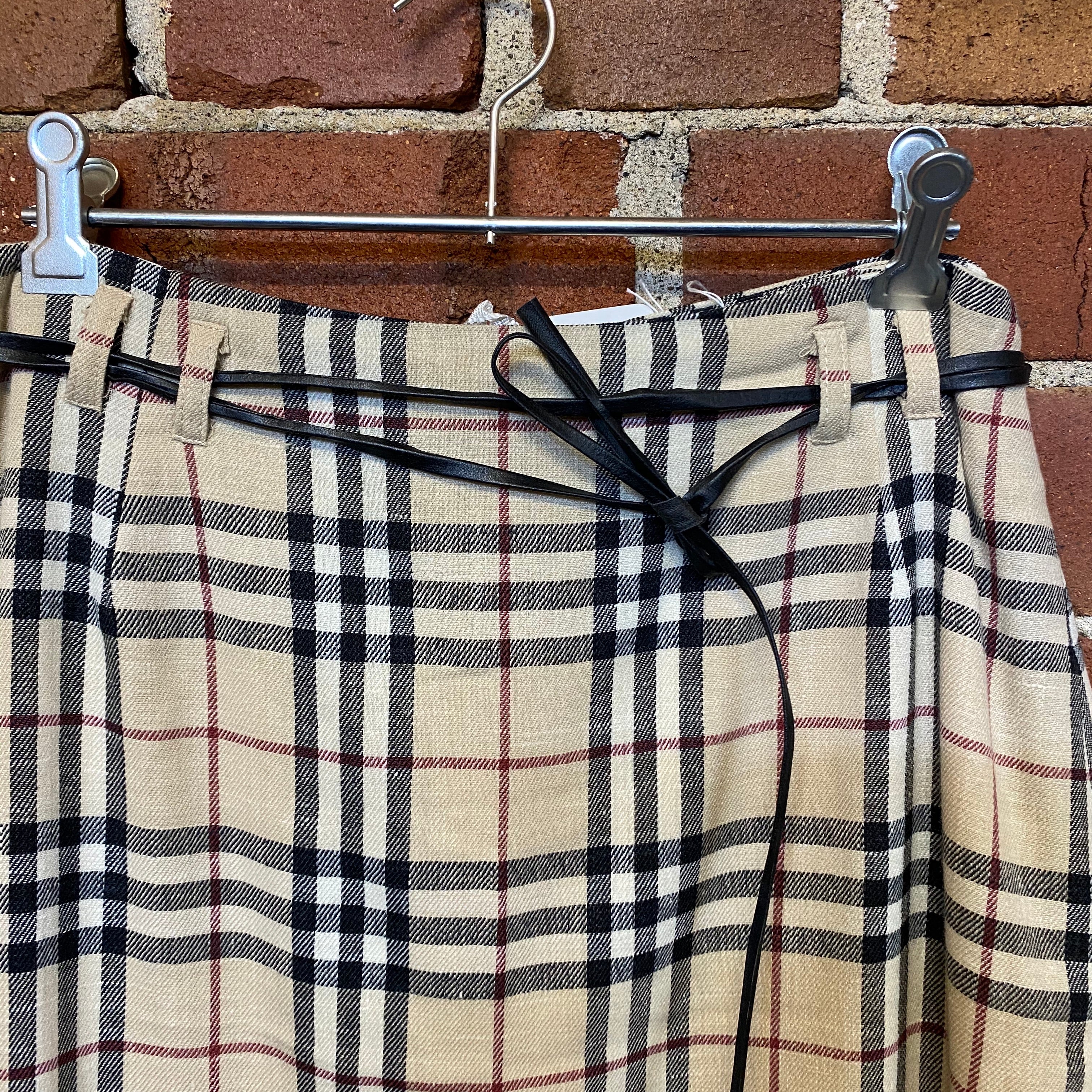 BURBERRY wool skirt