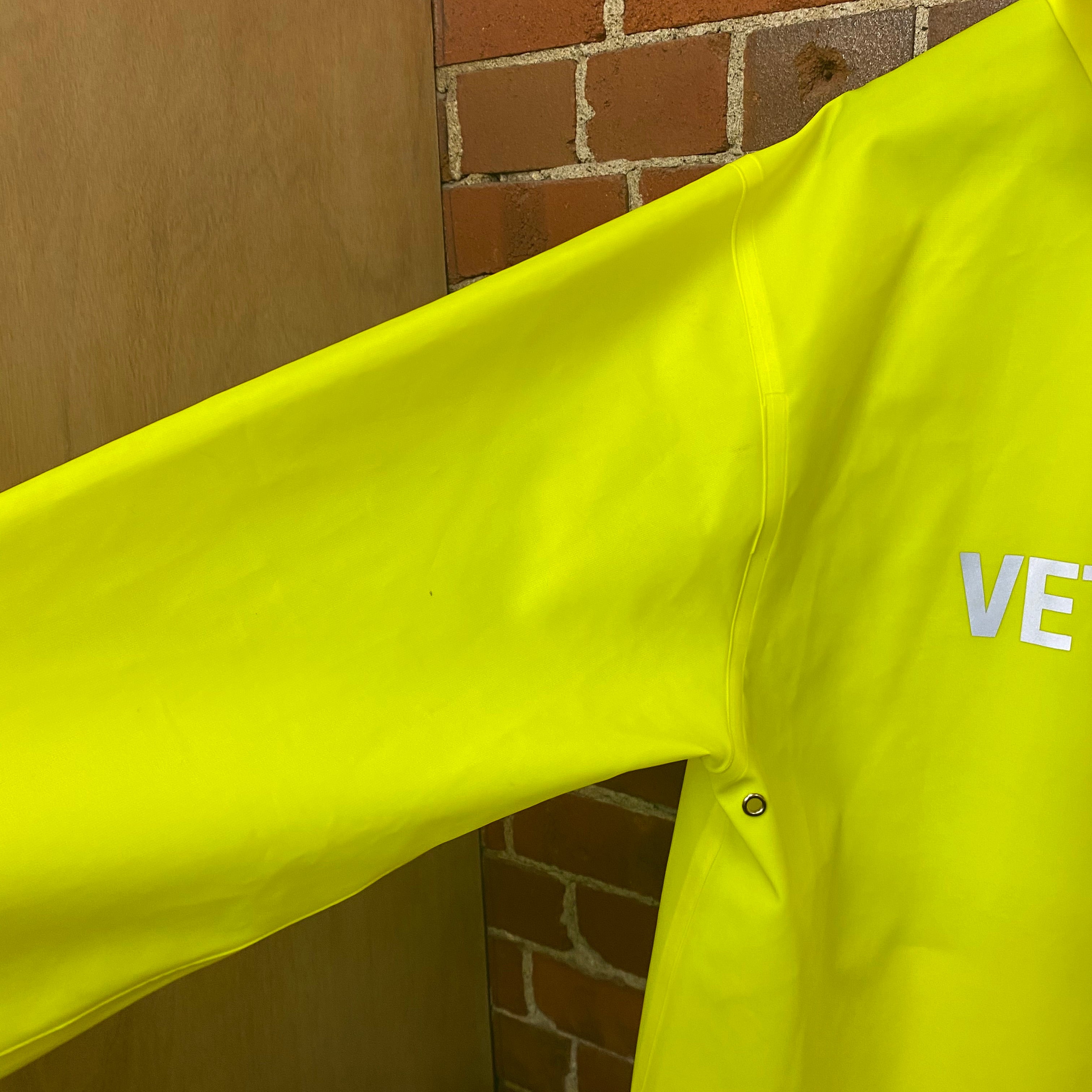 VETEMENTS RAINCOAT