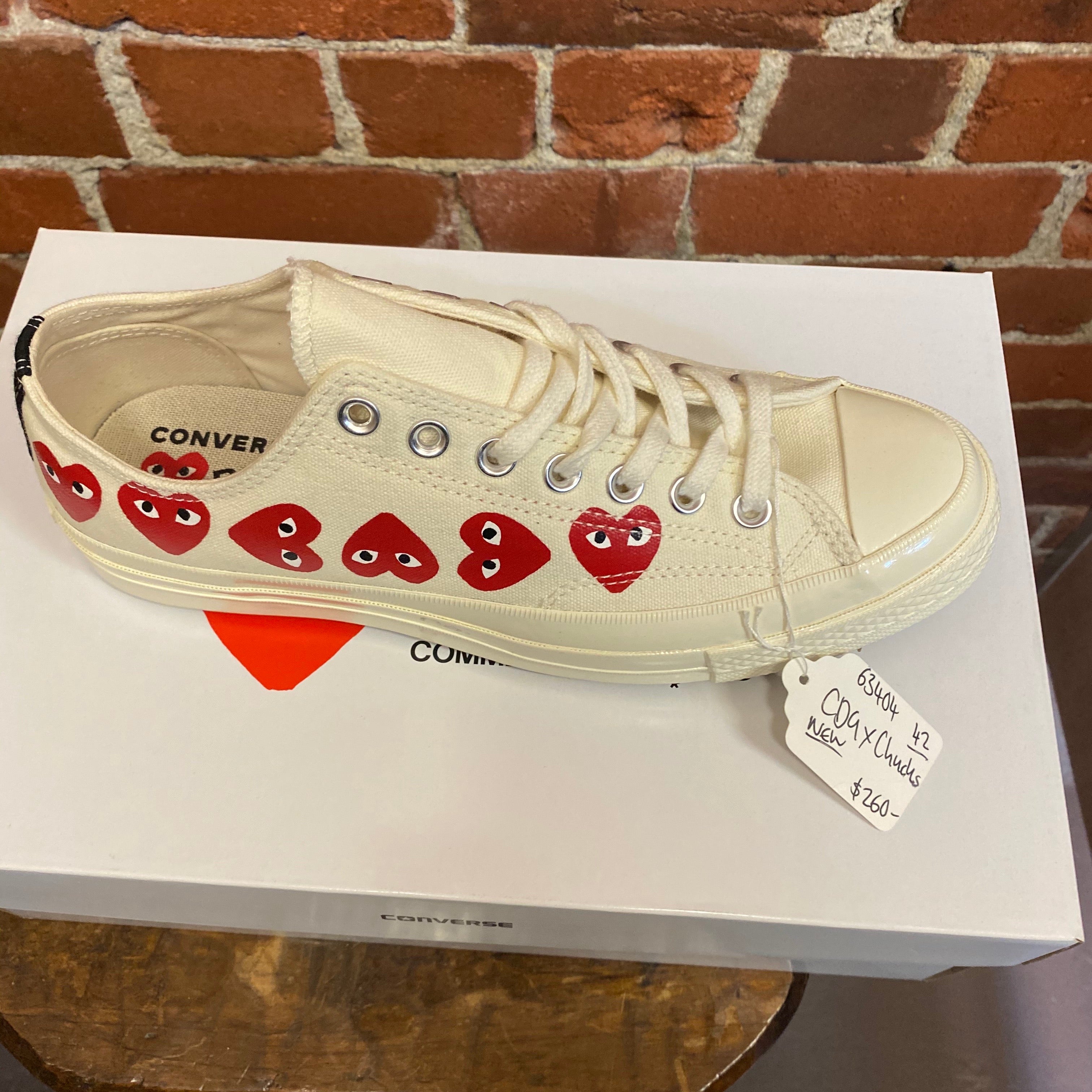 COMME DES GARÇONS X CHUCKS 42