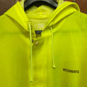 VETEMENTS RAINCOAT