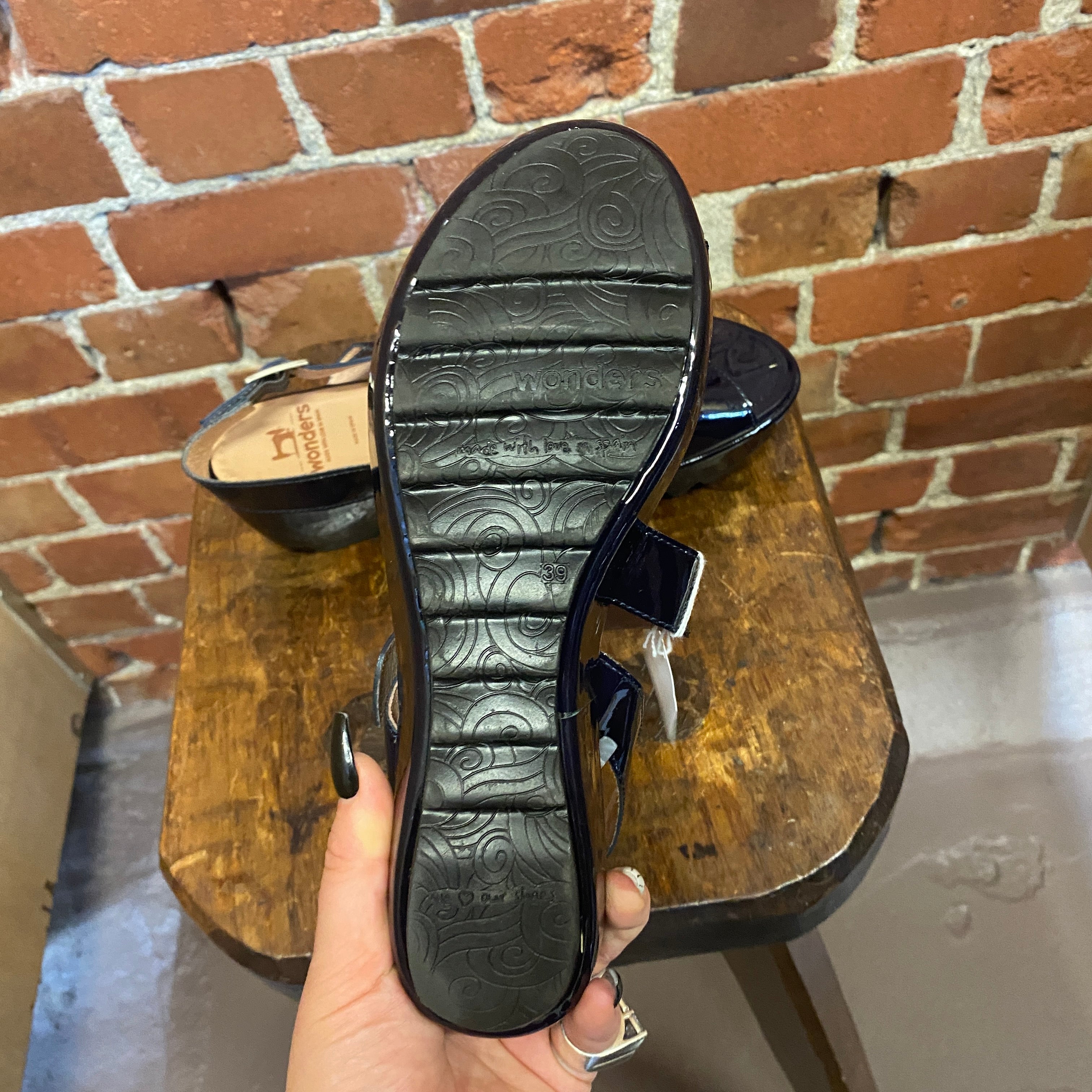 WONDERS patent platform sandals 39